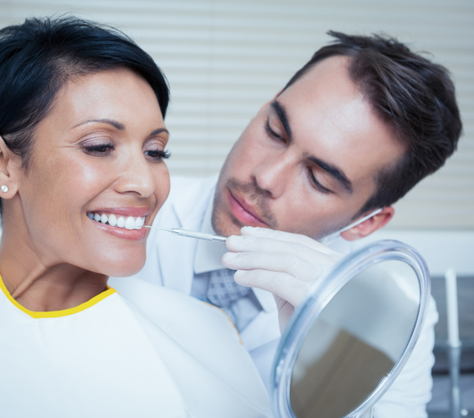 Natural Ways to Keep Your Teeth White Between Professional Treatments